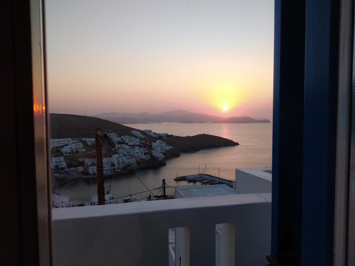 Апартаменты Θέαστρον - Theastron House With Great View In Chora Pera Gyalos Экстерьер фото