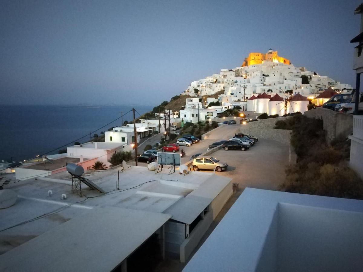 Апартаменты Θέαστρον - Theastron House With Great View In Chora Pera Gyalos Экстерьер фото