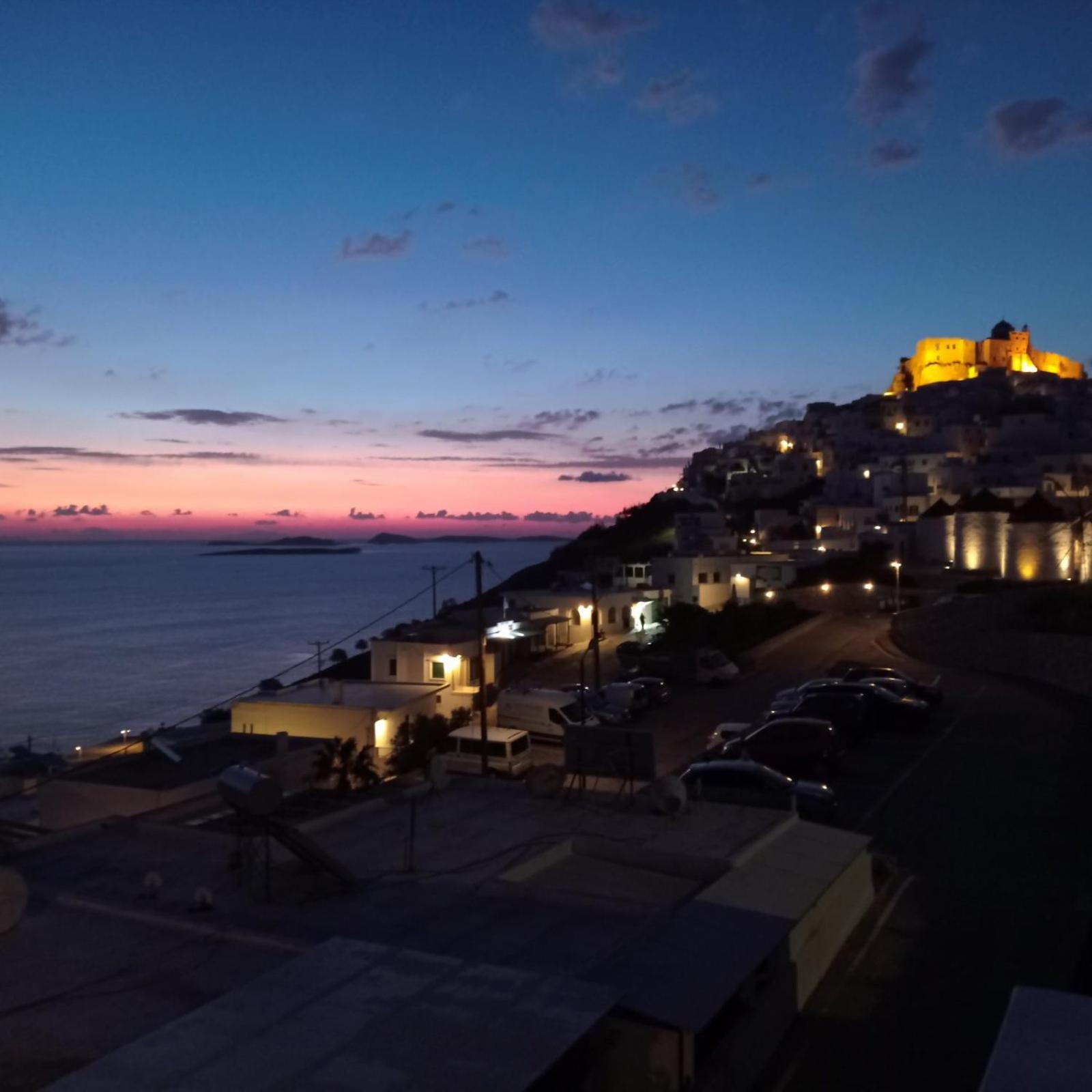 Апартаменты Θέαστρον - Theastron House With Great View In Chora Pera Gyalos Экстерьер фото