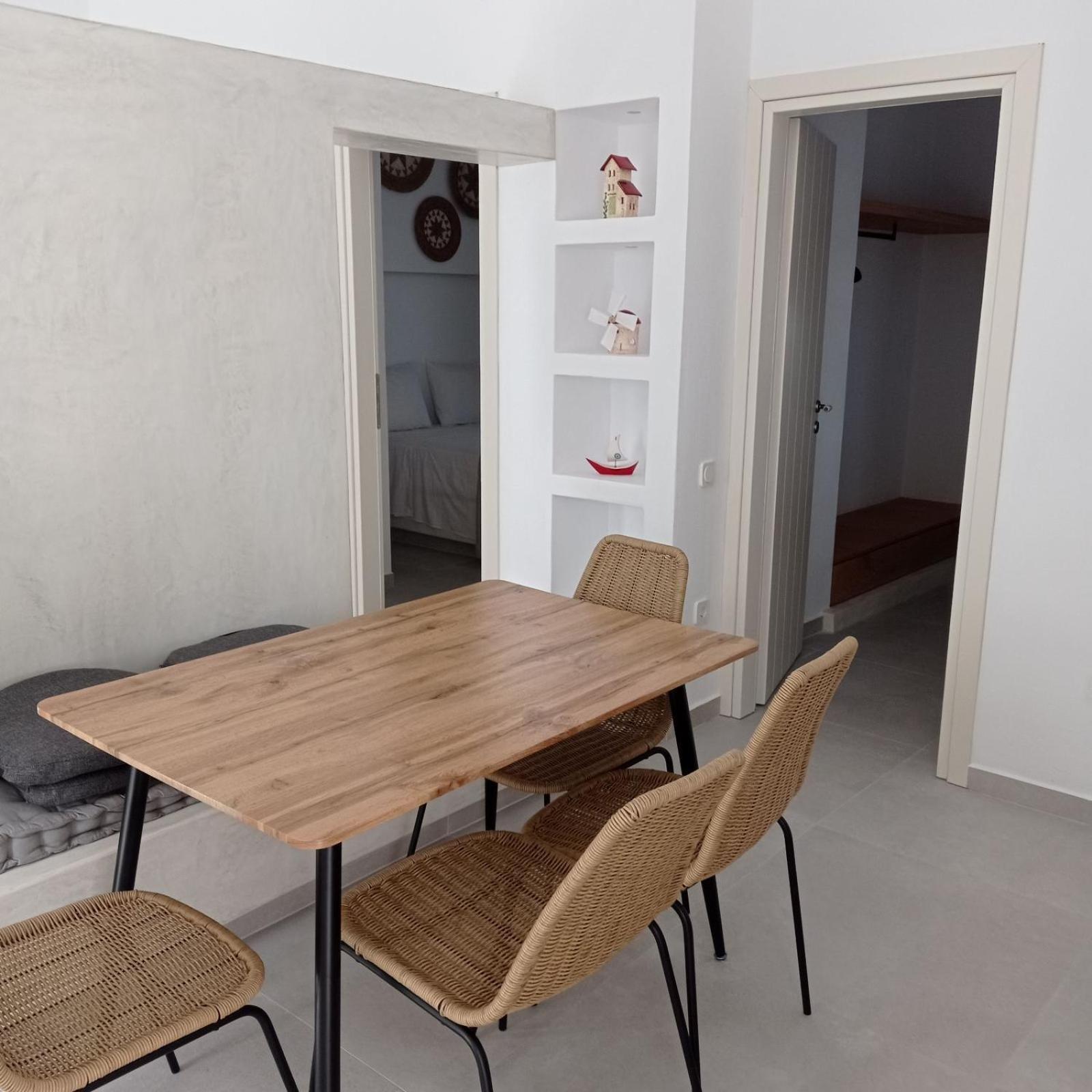 Апартаменты Θέαστρον - Theastron House With Great View In Chora Pera Gyalos Экстерьер фото